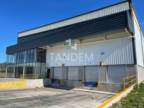 Imagen 7 de 11 de Impresionante Galpón En Alquiler Con Oficinas, Vestuarios Y Docks De Carga En Polo Industrial
