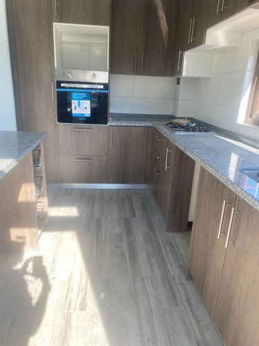 Casa En Venta De 4 Dorm. En Concón