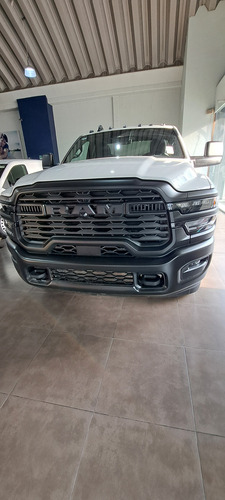 Ram 4000 Chasis Largo