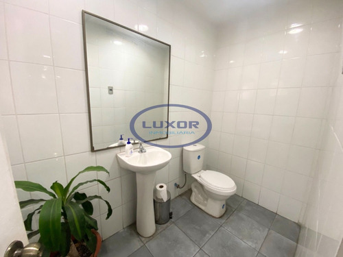 En Venta En Club HÃpico 722mt2 Amplia Bodega + Local