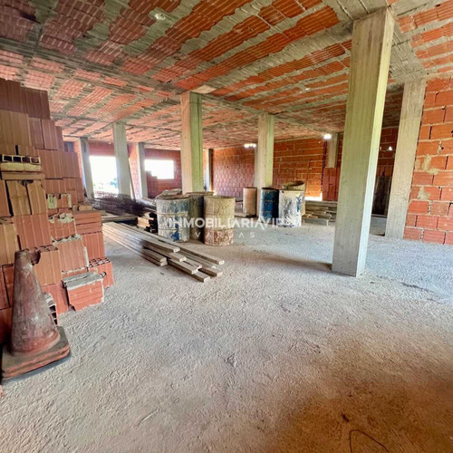 Te Ofrecemos Amplia Quinta En Venta Obra Gris Ubicado En Palmar Este Estado La Guaira Ref 005 - 500
