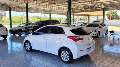 Imagem 5 de 15 de Hyundai Hb20 2014 1.6 Comfort Flex 5p