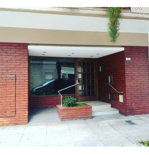 Imagen 2 de 13 de Departamento En Venta De 2 Dormitorios C/ Cochera En Villa Luro