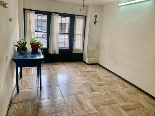 Casa Con Potencial En Palermo. 3 O 4 Dormitorios. Garaje.