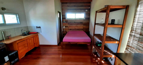 Oportunidad! 2 Cabañas, 2 Lotes Grandes, Canal Honda!