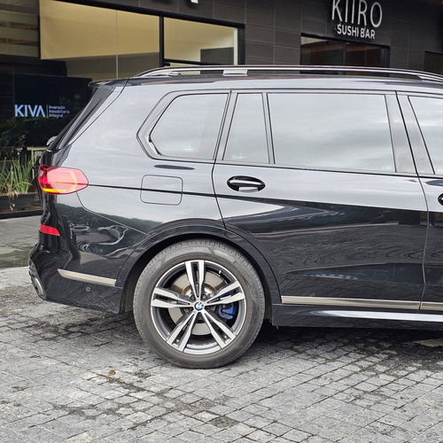 BMW X7 4.4 V8 M50I