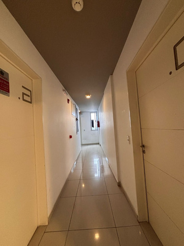 Departamento De 1 Dormitorio, Externo, Dos Balcones, Con Cocina Separada.-