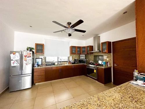 Casa Con 22 Paneles Solares En Venta En Montes De Ame