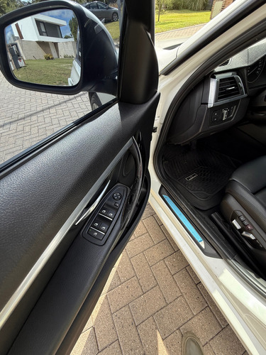 BMW Serie 3 3.0 330i Sedan Sport Line 252cv