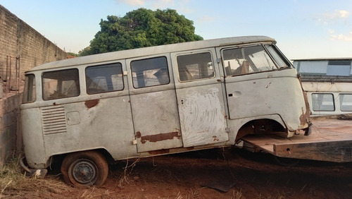 Imagem 16 de 23 de Volkswagen Kombi Corujinha 66