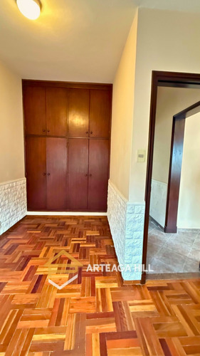Alquiler | Encantadora Casa Estilo Challet Con Amplios Espacios Al Aire Libre - 3 Dormitorios - Jardín Y Barbacoa