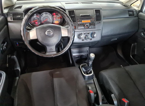 Imagen 13 de 14 de Nissan Tiida 2015