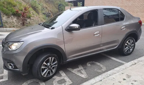 Renault Logan 1.6 Privilege / Intens