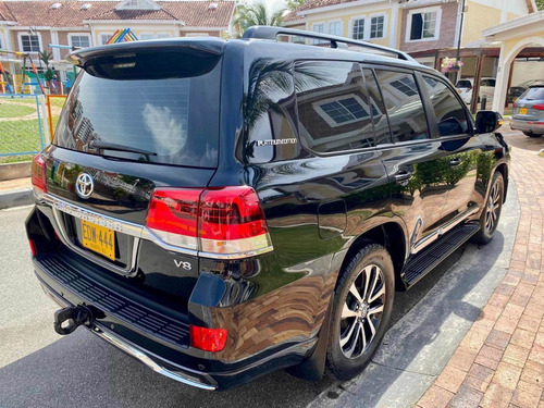 Toyota Sahara Lc200 Platinum Arabe 2017