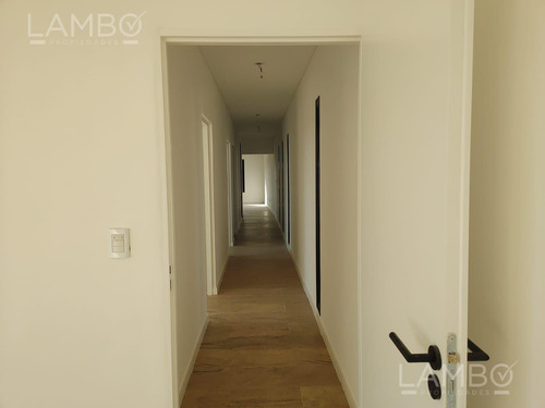 Venta Casa Escobar San Sebastian