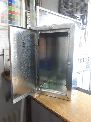 Imagen 7 de 9 de Caja / Tablero De Chapa Galvanizada