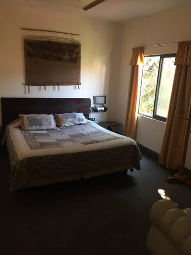 Hotel En Venta,  Santiago Centro, A Pasos De Cumming