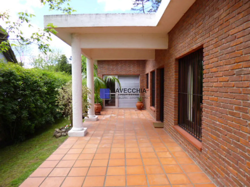 Hermosa Casa De 2 Dormitorios En Altos De Pinar