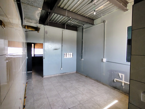 Local En Venta Plaza Avanzza, Av. El Jacal