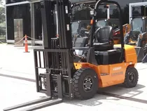 Comprar Autoelevador Liangong 25 Triple Torre 4,5m Levante 2.5tn
