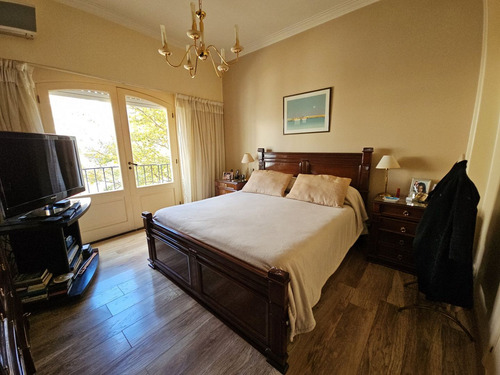 Casa Lote Propio 5 Amb. Con Jardín Y Pileta Floresta