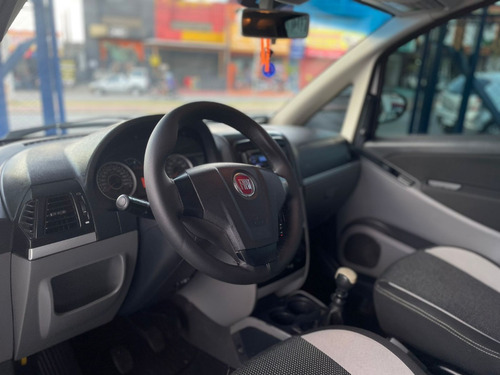 Imagem 11 de 12 de Fiat Idea Essence 1.6