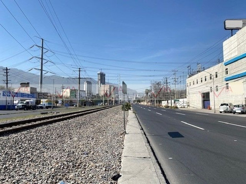 Imagen 1 de 8 de Bodegas Y Naves Industriales En Renta En Colinas De Liverpoo