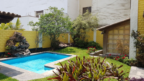 Casa Con Piscina, Jardines Y Oficina De Trabajo Remoto