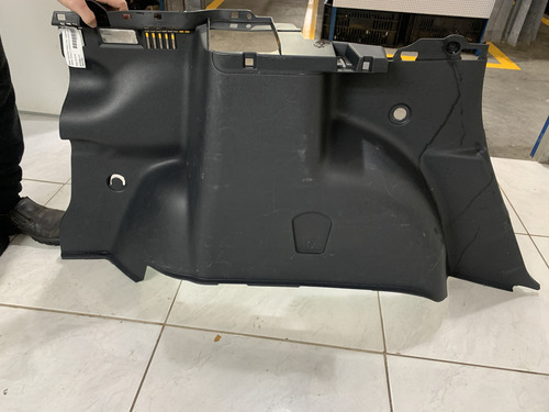 Acabamento Lateral Porta Malas L/e Duster 4x2a 2019 (Usado)