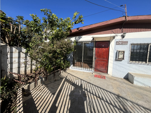 Viña Del Mar / Nueva Aurora / Casa 3d 1b 4e 1b
