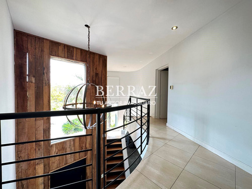 Casa En Venta En Barrio Cabos Del Lago Nordelta Tigre Lote De 1200 M2