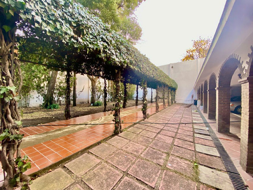 Casa En Lomas De Chapultepec/ Venta