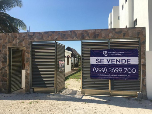 Hermosa Residencia En Venta En Chicxulub Puerto En Segunda Fila