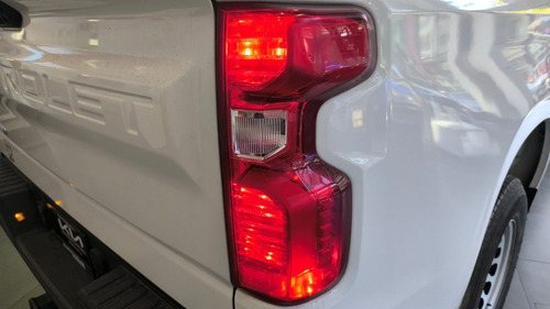 Chevrolet Silverado PAQ E. WT DOBLE CABINA 4X2 MOTOR V6 4.3L