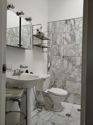 Imagen 19 de 26 de Venta Casa Remodelada Con Bellos Jardines En Calle Cerrada De La Lagunita