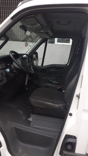 Imagem 2 de 4 de Iveco 35s14