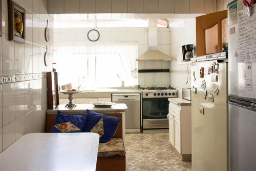 Casa En Venta De 4 Dorm. En Los Angeles