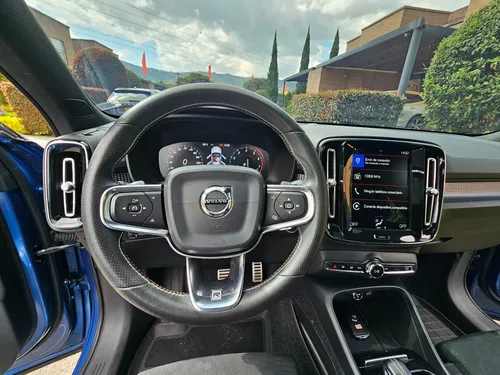 Volvo XC40 2.0 T4 R-Design