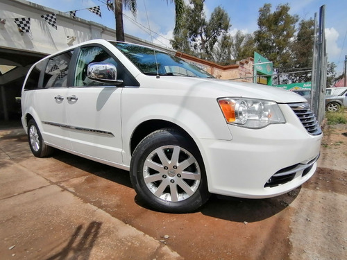 Imagen 3 de 15 de Chrysler Town Country Limited 2011