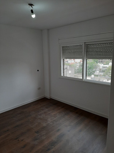 Imagen 2 de 12 de Departamento En Venta En Lanús Oeste