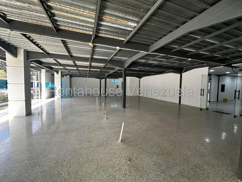 Francisco Rojas Norscia Rentahouse 2 5-1 8 6 3 1 Alquila Amplio Local Comercial En Pleno Centro De Barquisimeto, Cerca De La Plaza Bolivar, Con 246mts2, Estacionamiento, Ideal Para Gimnasio Llama Ya!
