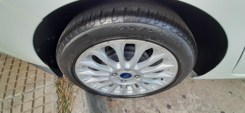 Ford Fiesta Kinetic Design 1.6 Sedan Titanium Powershift