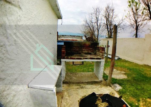 Local Comercial Y Apartamento En Muy Buena Zona