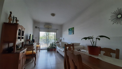 Imagen 2 de 10 de Excelente Departamento En Venta En Campana Centro