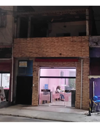 Vendo Sobrado Com Três Casas E Salão Comercial Com Escritura
