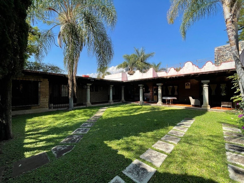 Casa A Precio De Terreno !