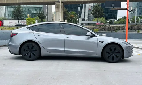 Tesla Model 3 Dual Motor 548 Km 2025