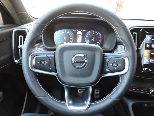 Volvo XC40 T5 R-design