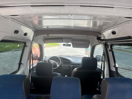 Peugeot Partner 1.4 nafta confort vidriados con asientos ,porton lateral