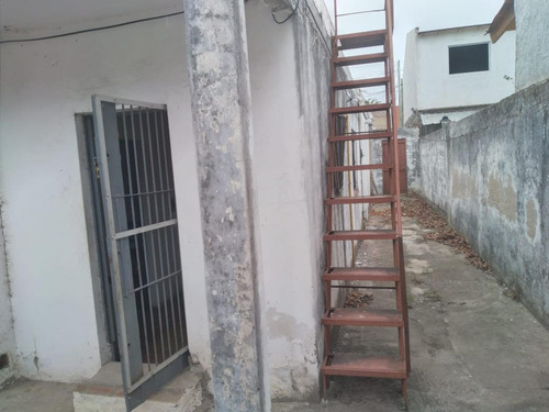 Casa En Venta En G. Catán.